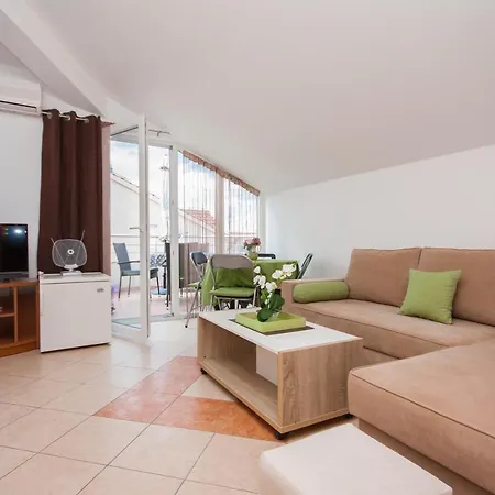 Dora's Place * Vodice