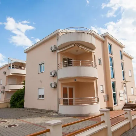 Dora's Place * Vodice