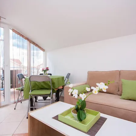 Apartament Dora's Place