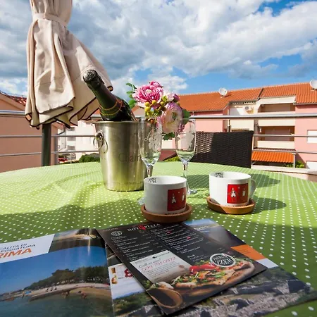 Dora's Place Lägenhet Vodice